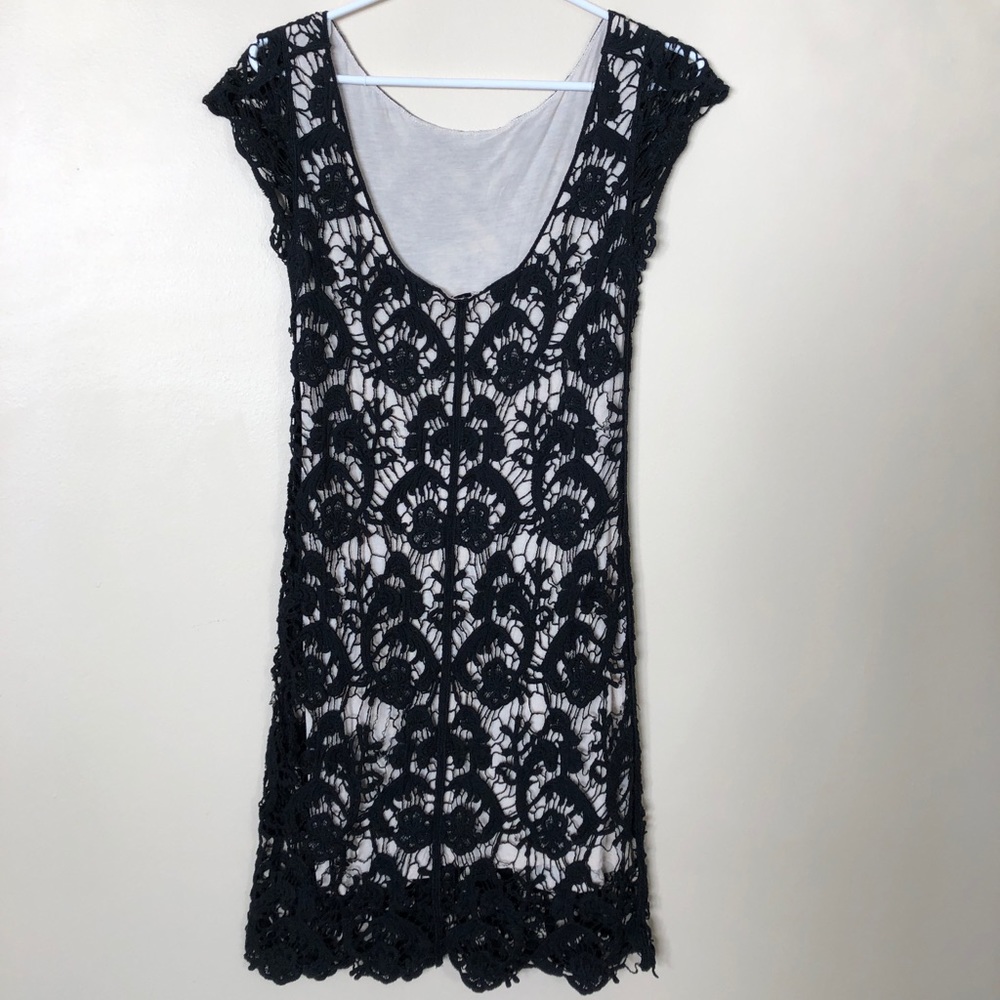 Sold- ARITZIA Wilfred dress with lace overlay - Picture 2 of 3